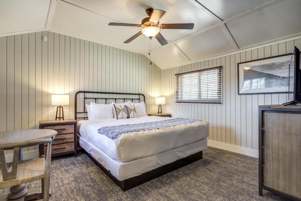 Historic Full Cabin King and Sofa Sleeper interior